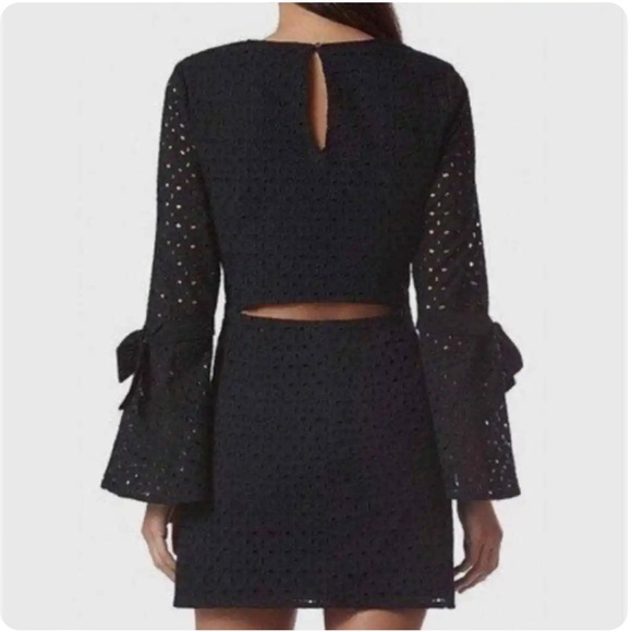 🖤 AVEC LES FILLES Eyelet Long Sleeved Cut-Out Dress. Size XS. Bell Sleeves - Picture 3 of 7